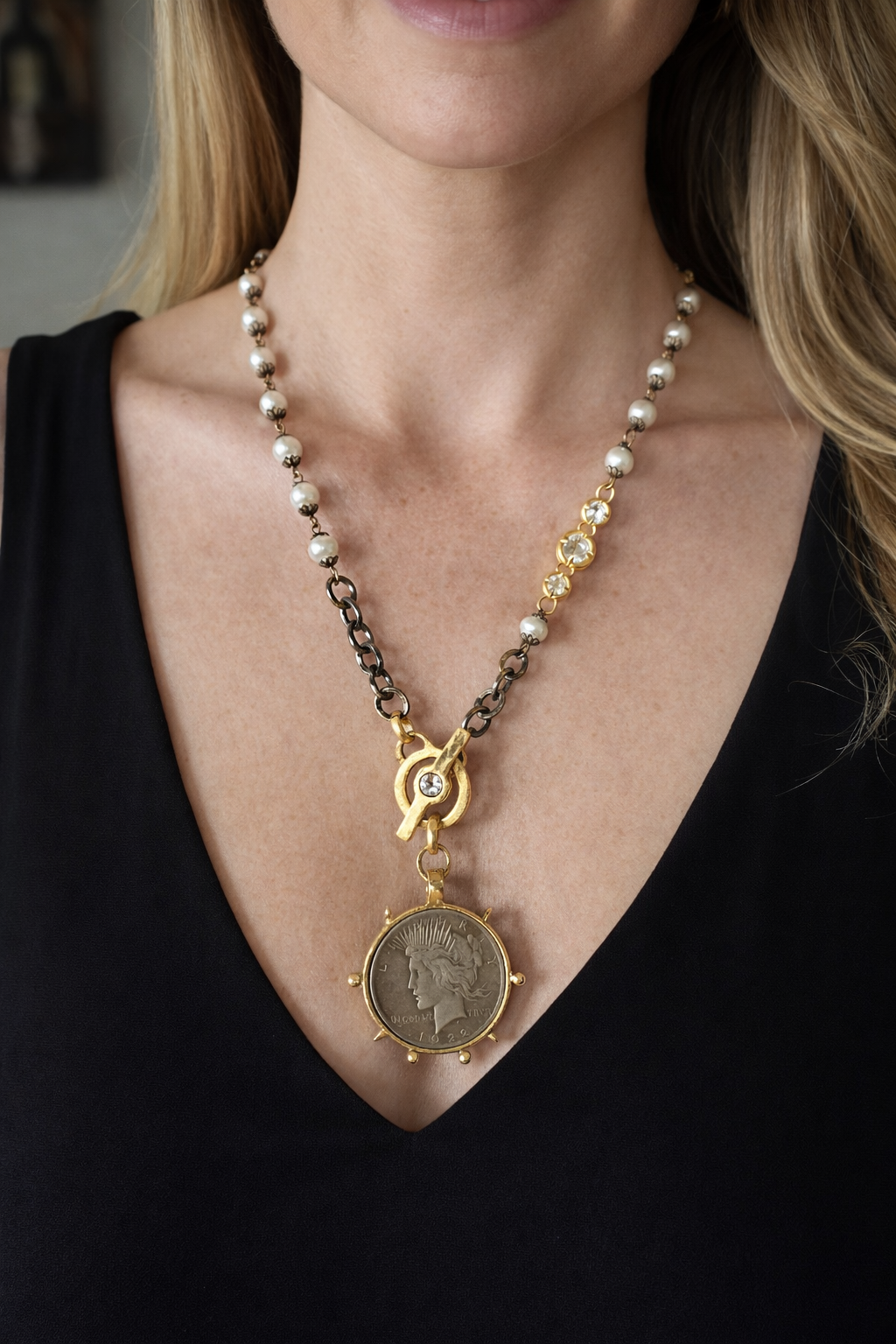 The Silver Dollar Pearl Necklace (Replica)