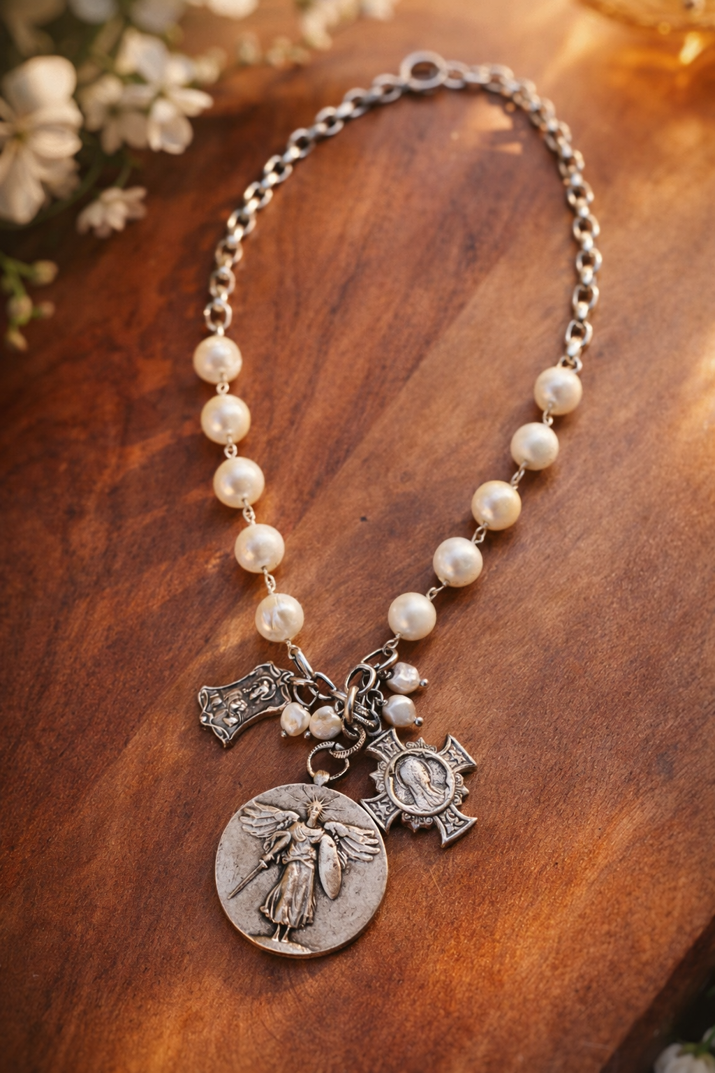 GUARDIAN GRACE PEARL NECKLACE